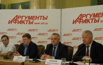 Председатель ФНПР М.Шмаков провел первомайскую пресс-конференцию в пресс-центре «Аргументов и фактов»