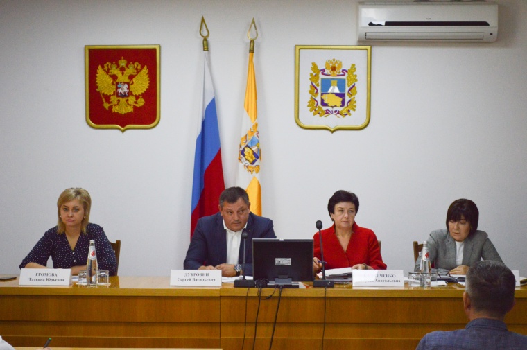 Состоялось заседание Ставропольской краевой трехсторонней комиссии по регулированию социально-трудовых отношений